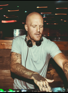 KIKI at Moonshine Beach