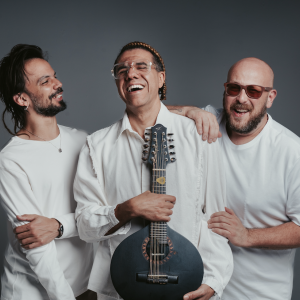 Flyer: Hamilton de Holanda Trio