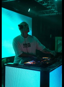 Kiki at Moonshine Beach